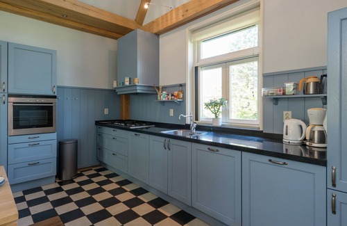 Neck House | Haven with Garden & Comfort