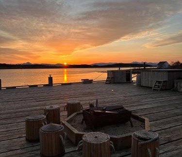 Herøy Hotel | Havkanten Gjestehus