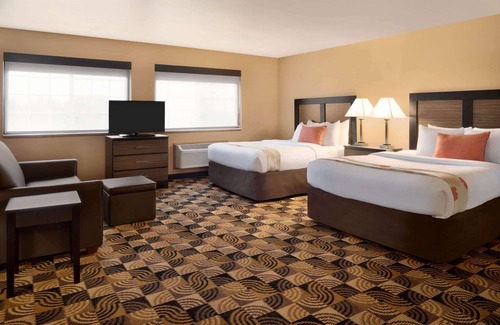 Oak Creek Hotel | Hawthorn Extended Stay by Wyndham Milwaukee Airport