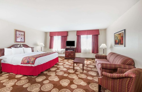 Seville Hotel | Hawthorn Extended Stay by Wyndham Seville
