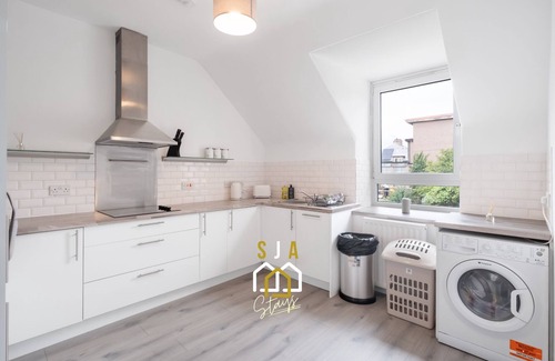 Peterhead Apartment | Hay Residence - SJA Stays – Modern 3 Bed Apartment