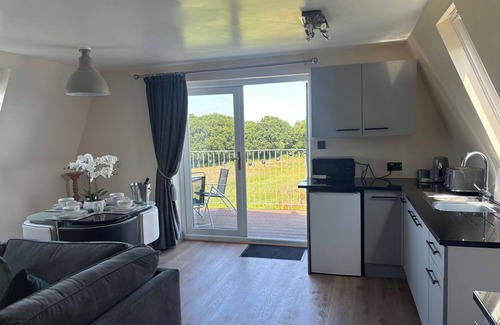 Riddlecombe Cottage | HAYES LODGE COACH HOUSE, pet friendly in Dolton