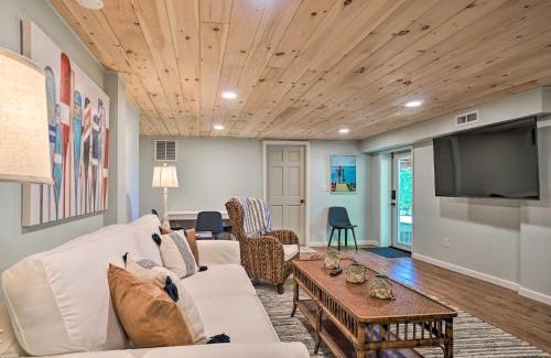 Hayesville House | Hayesville Lake Getaway with Balcony and Mtn Views!