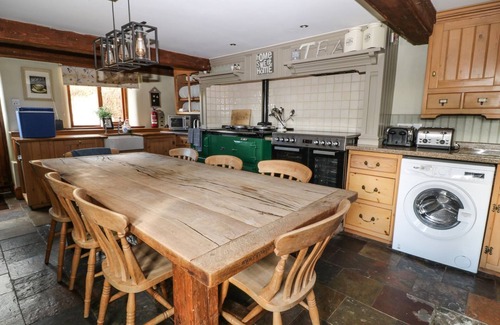 South Molton House | HAZEL BARN, pet friendly, character holiday cottage in North Molton