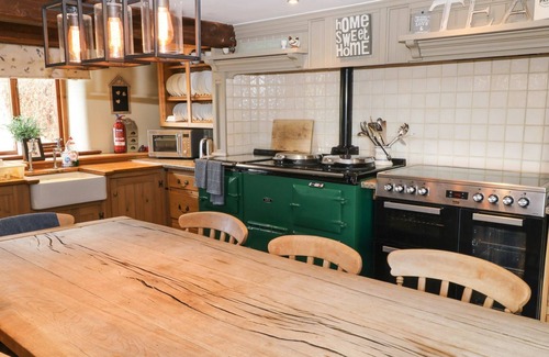 South Molton House | HAZEL BARN, pet friendly, character holiday cottage in North Molton