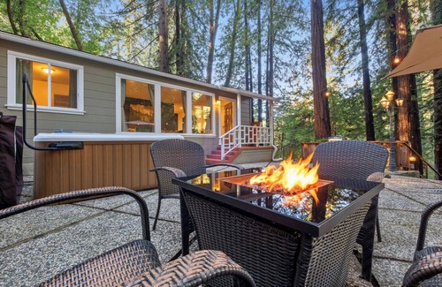 Hacienda House | Hazels Hideaway: Hot Tub | Redwoods | Bonus Room!