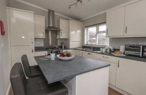 Combpyne Cottage | HAZELWOOD 2, family friendly, with pool in Lyme Regis