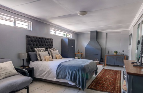 Greyton House | Hearnshaw Cottage, prime spot in village