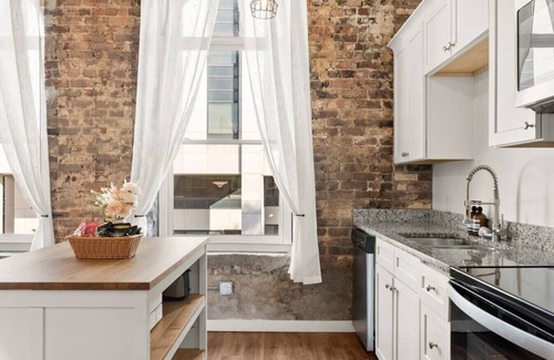 South Downtown Condo | Heart of ATL | Historic Pet-Friendly Loft