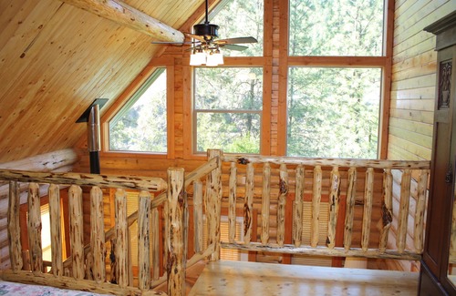 Kamiah Cabin | Hearthstone Elegant Lodge by the River