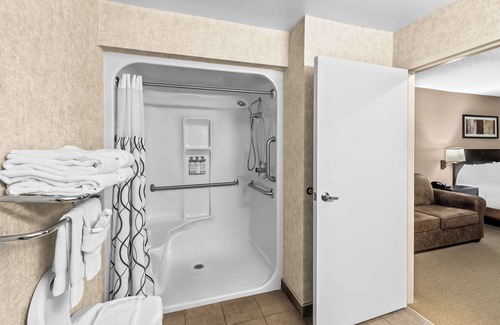 Park Rapids Hotel | Heartland Inn & Suites, SureStay Collection by Best Western