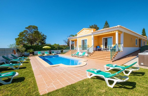Olhos D'Agua Villa | Heatable Pool, Jacuzzi & BBQ – Albufeira