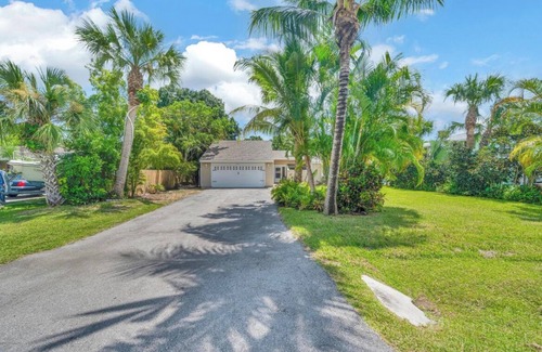 Indian River Estates House | HEATED POOL! 3 Bedroom House in Ft. Pierce