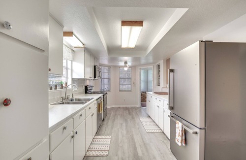Spring Hill Cottage | Heated Pool & 4-in-1 Grill: Spring Hill Haven!