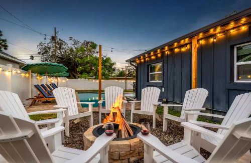 Clearwater House | Heated Pool BBQ Fire Pit Mini Golf Outdoor Bowling