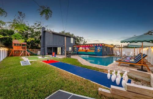 Clearwater House | Heated Pool BBQ Fire Pit Mini Golf Outdoor Bowling