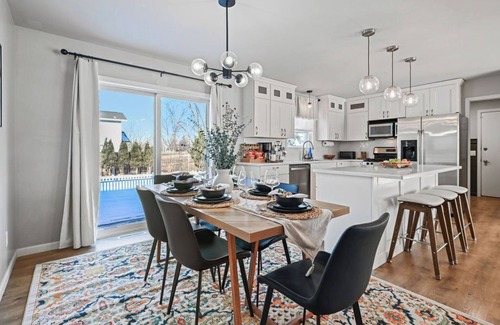 Wausau House | Heated Pool-Fireplace-Game Room-TheaterLounger-Dogs OK