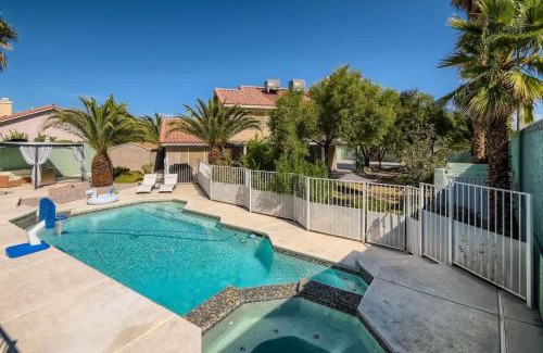 Canyon Gate Villa | Heated Pool with Cabana & Game-Room 15 Min to Strip