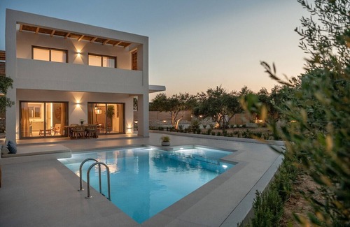Tavronitis Villa | Heated private pool★Walk to Market & Taverna★500mt to the beach★