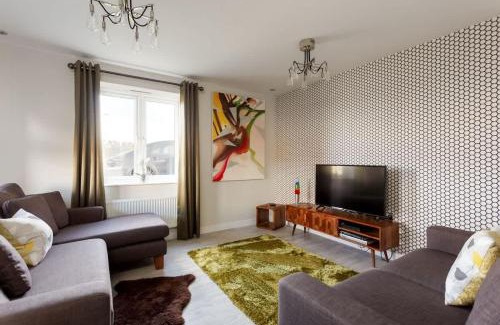 Poole House | Heath Reach - Just a short distance to Tower Park