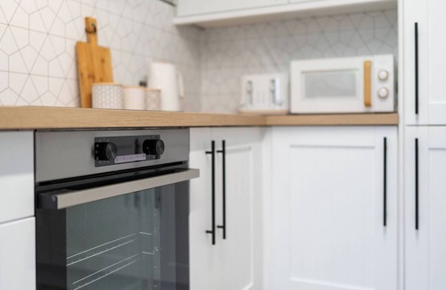 Perth Cottage | Heatherwood Cottage - Central Scone