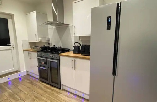 Heaton House | Heaton Park Road Professional Lets