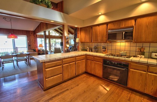 Lake Almanor Country Club House | Heaven on the Lake Almanor Peninsula! New Trex Deck!
