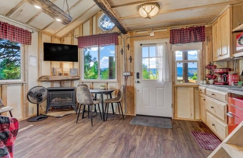 Larkspur Cabin | Heavenly Haven Treehouse