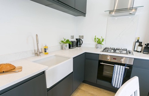 Cylch-Y-Garn Cottage | Hebog - a coastal that sleeps 2 guests in 1 bedroom