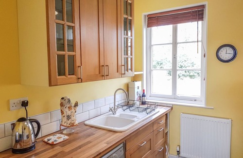 Broadwoodkelly Cottage | HEDGELEA, pet friendly, country holiday cottage in North Tawton