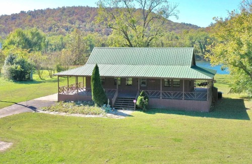 Guion House | Hell Creek Cabin on the White River