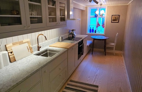 Laerdal House | Hellandbui in Øyragata, Lærdal