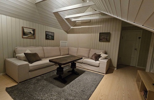 Laerdal House | Hellandbui in Øyragata, Lærdal