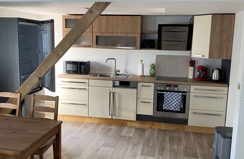 Altenburg Apartment | Helle Hübsche Ferienwohnung in in Ruhiger Lage von Altenburg
