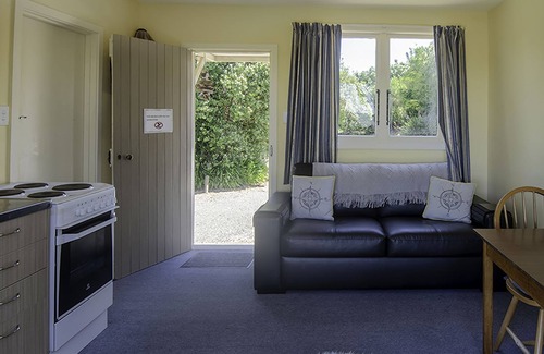 Tasman Cabin | Helme Holiday Middle Bach