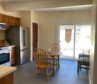 Eureka House | Henderson Hideout Hot Tub and Pet Friendly.