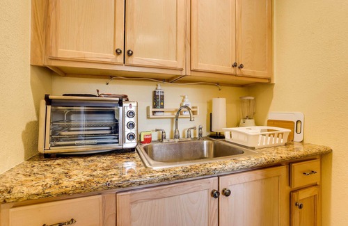 Henderson Apartment | Henderson Studio w/Patio: Close to Parks & Trails