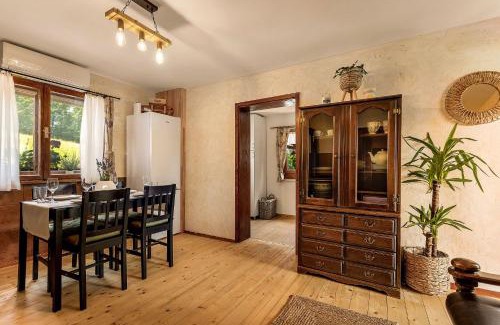 Bostanj House | Herbal Apartment Marjetka