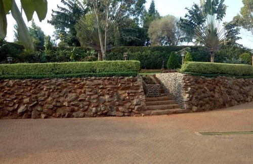 Kitisuru House | Here comes a 2bm Bungalow in Kitusuru fully furnished all ensuit