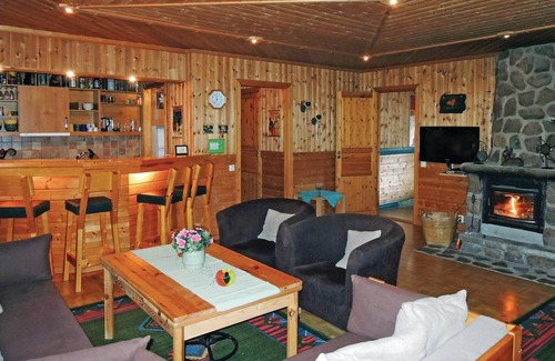 Karlstorp House | Here we have a well-kept house with good facilities for you in the program.