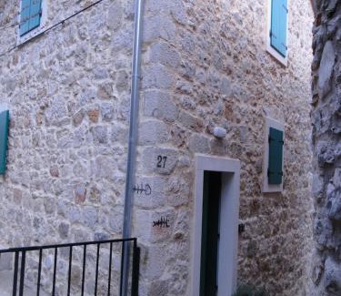 Pitve Apartment | Heritage Apartments Kyra & Fox in Pitve, Hvar