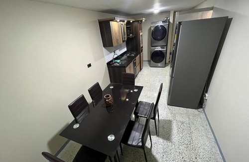 Laureles - Estadio House | Hermosa Casa con 2 Jacuzzi