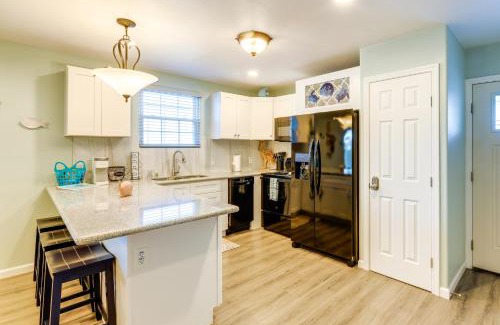 Rockport House | Heron Bay Cottage with Patio in Rockport!