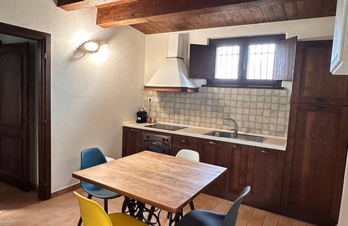 Osimo Apartment | Heron House Apartment in country house with pool