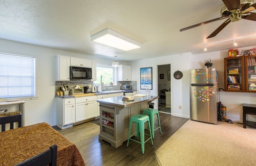 Stewartstown House | Heron's Hollow 2 bedroom spacious farm stay on 30 acres