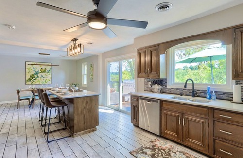 Harrisburg House | Hershey Attractions! Hot Tub, Fire Pit, Pool, Game Room and 15 Mins To Hershey!
