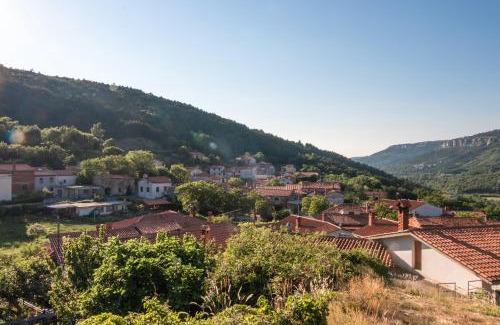 Hrastovlje House | Hiša Hrastovlje - Countryside House