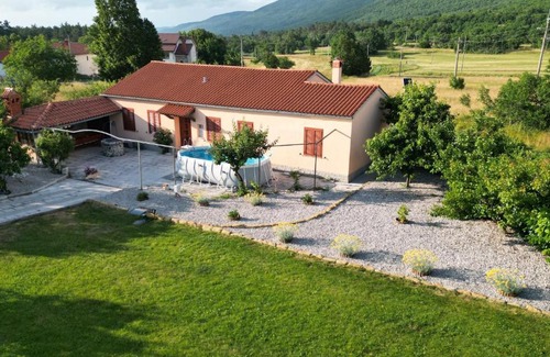 Podgorje Apartment | Hiša Pod Slavnikom
