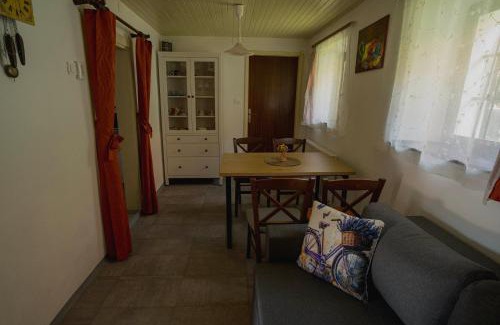 Praprotna Polica House | Hiša Varleh