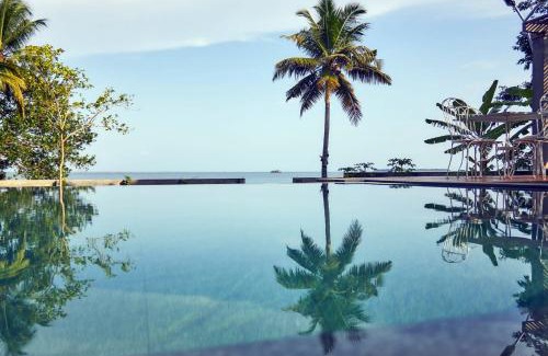 Thanneermukkom Villa | Hibiscus Earth Private Pool Villa A CGH Earth SAHA Experience